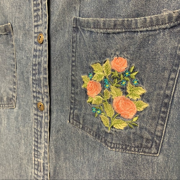 Vintage 90s Embroidered Denim Jean Button Down - Picture 9 of 14